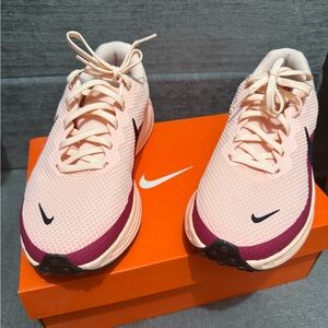 Nike Women's Athletic Shoes in Light Pink and Burgundy